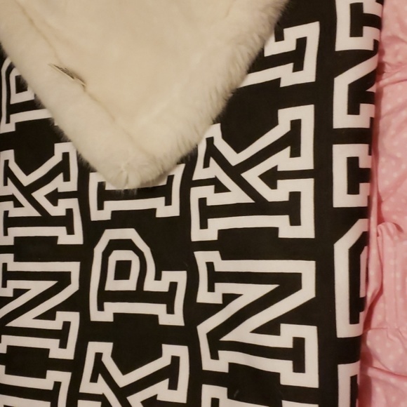 Accessories - My new pink blanket